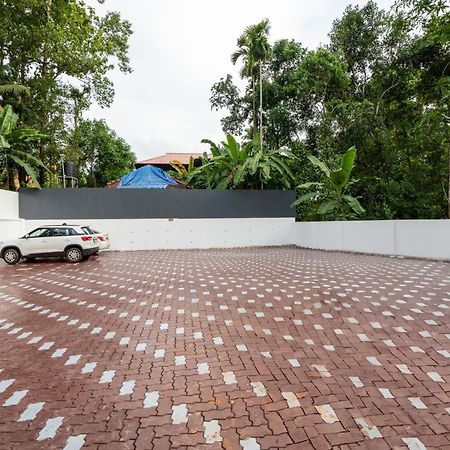 Cochin Airport Hotel Kochi Eksteriør bilde