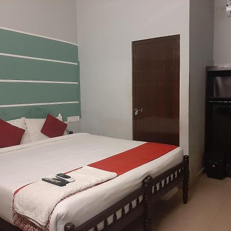 Cochin Airport Hotel Kochi Eksteriør bilde