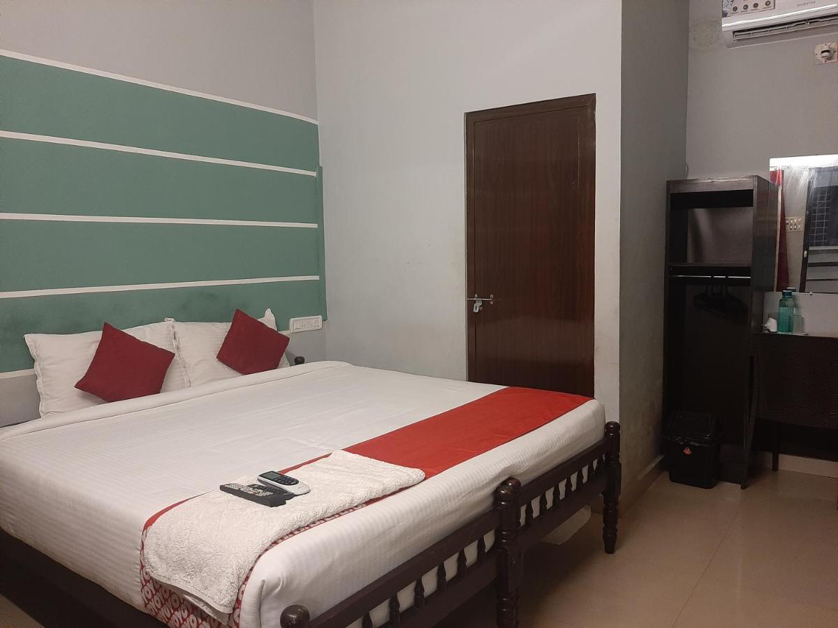 Cochin Airport Hotel Kochi Eksteriør bilde