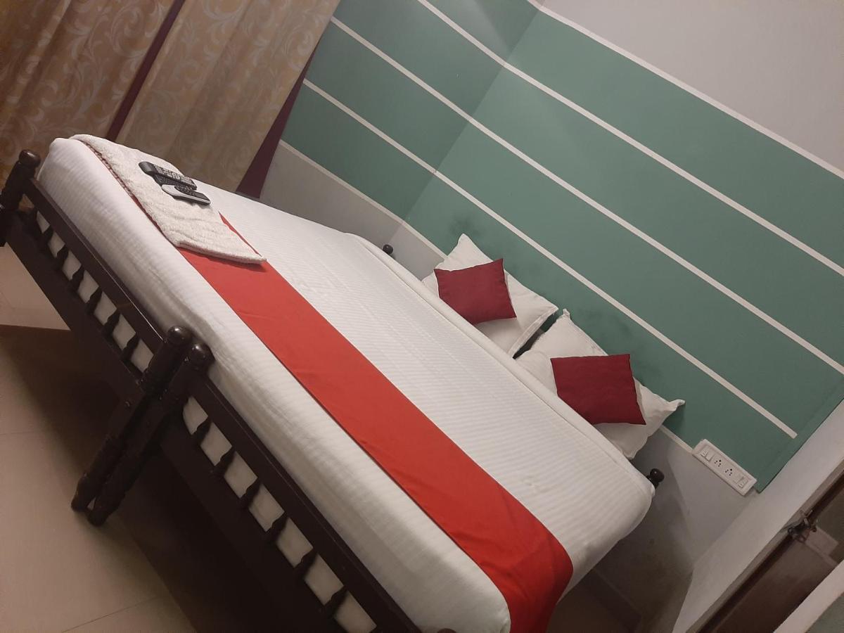 Cochin Airport Hotel Kochi Eksteriør bilde